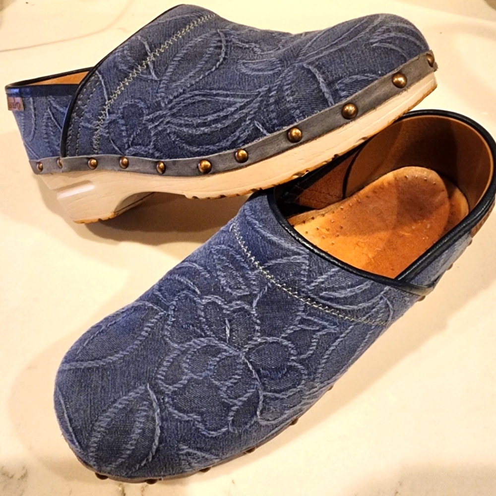 Dansko Denim Floral Y2K Clogs Sz 38 7.5/8